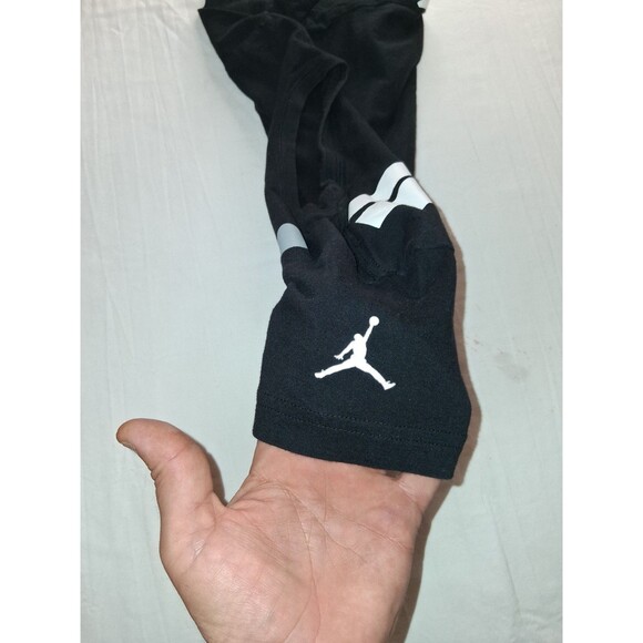 Rare Jordan Jumpman Black Graphic Size Kids 8-10 Tee Shirt - Picture 3 of 4